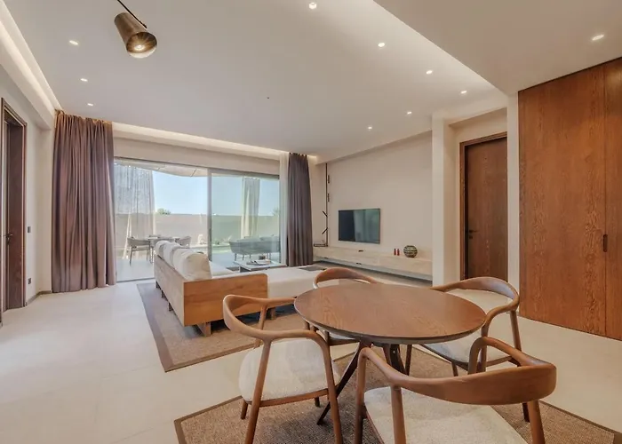 Kargi'da Lueks Silence 2 * フェティエ